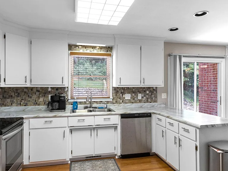 114 Fisher Dr — Photo 30