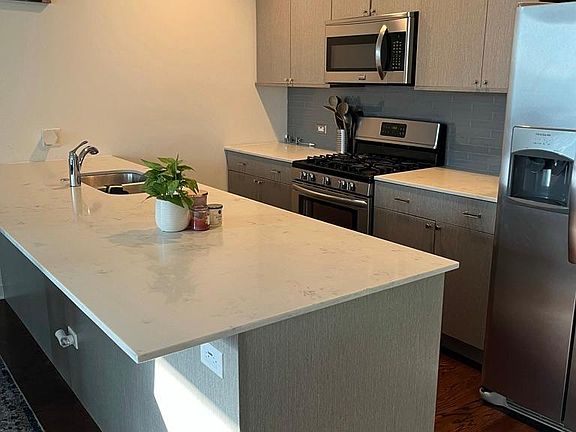 4th image of 2039 N Natchez Ave Unit 3N
