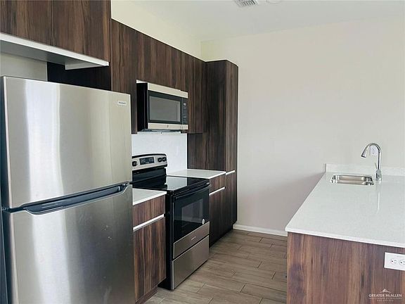 4th image of 1204 W Sucre Dr #1