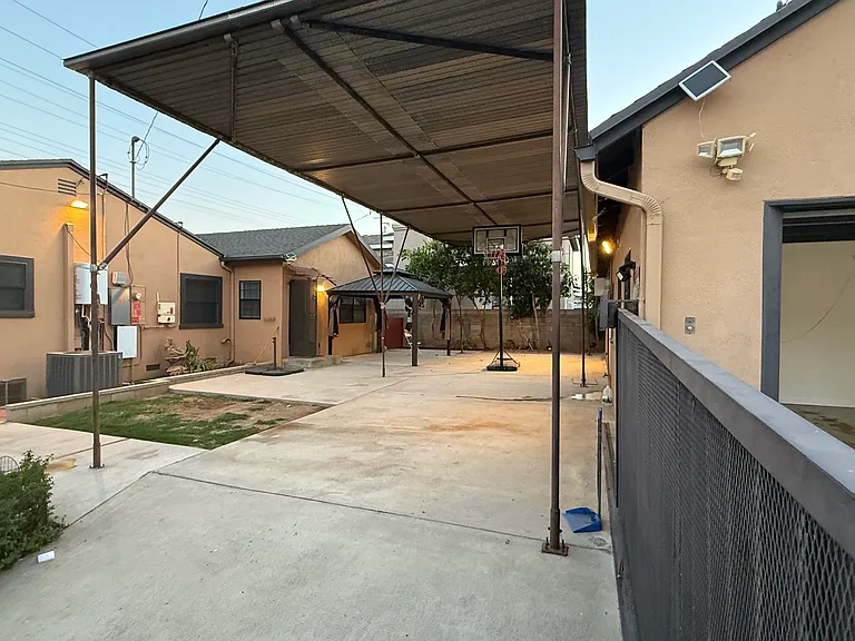 10257 Olive St — Photo 48