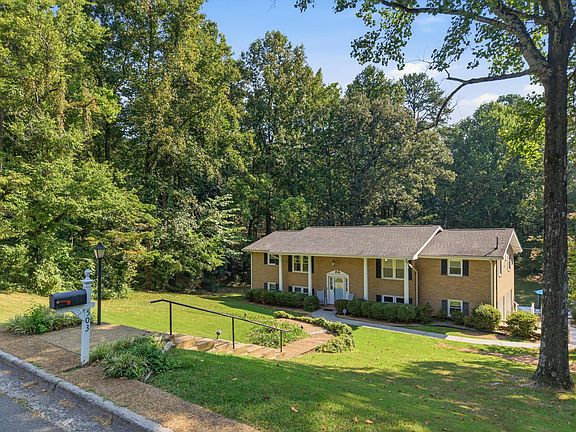 3rd image of 503 Loveman Ln