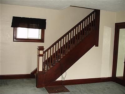 4th image of 329 Clark St