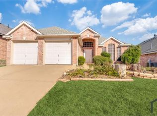 4921 Tulip Ln, Fort Worth, TX 76137
