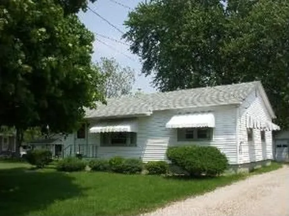 405 S King St, Wyanet, IL 61379