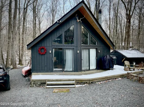 220 Ridge Rd, Pocono Lake, PA 18347