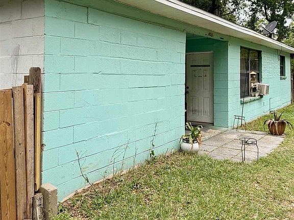 3rd image of 8511 Cherry Ave