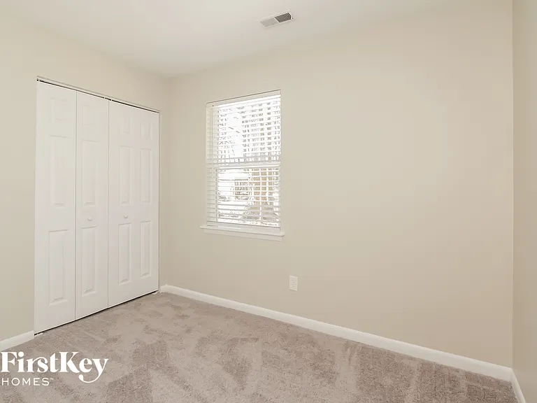 712 Pennwood Ln — Photo 10