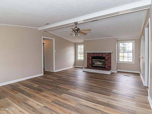 5th image of 833 Ruskin Road