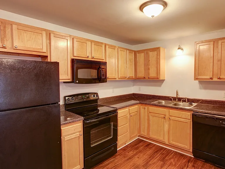 Wendover Walk Apartments — Photo 7
