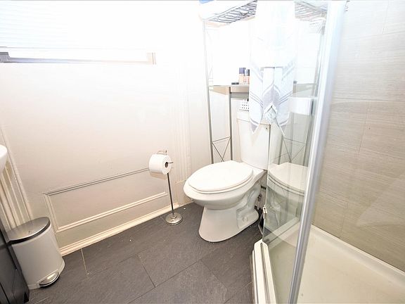 4th image of 227-229 Washington St #1