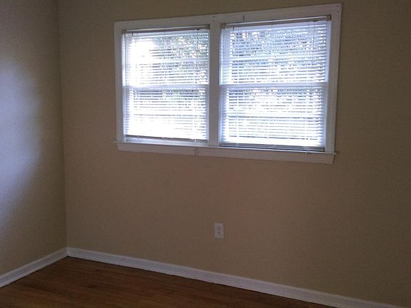 4th image of 4760 Glenn St APT B