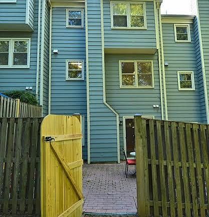 4th image of 40 Carriage House Cir