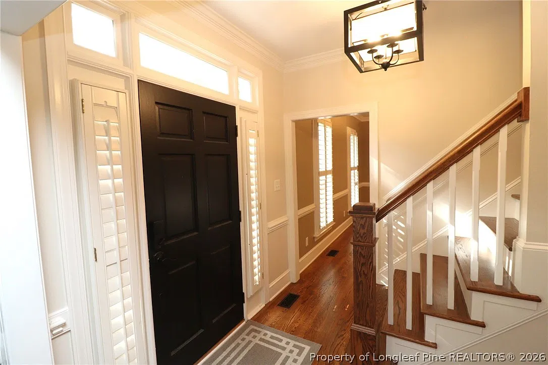 4 bed, 2.5 bath, 3005 sqft, $2,995 — Photo 2