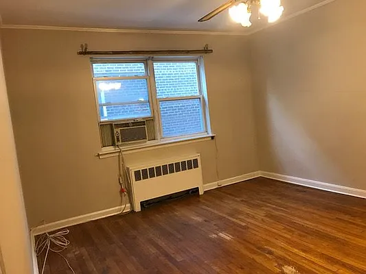 Rented by Zikos Realty Services | media 19