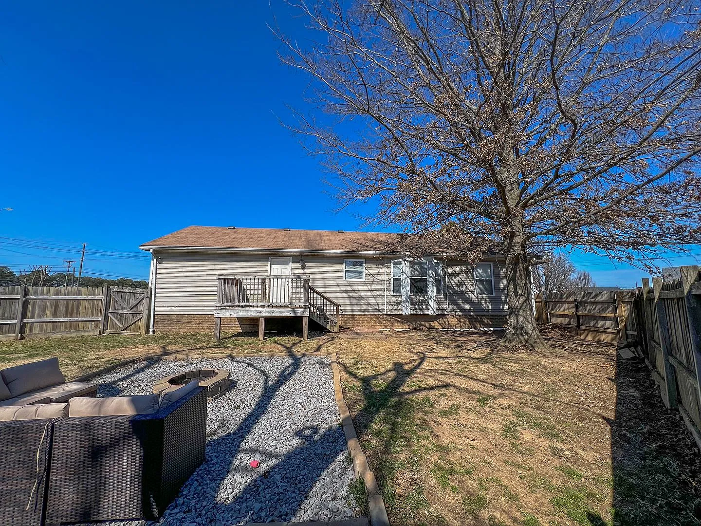 Fenced Backyard--No Breed Restrictions! Close to Post! — Photo 4