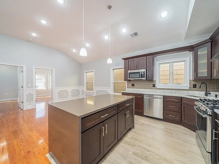 72 Charles St #2 — Photo 6