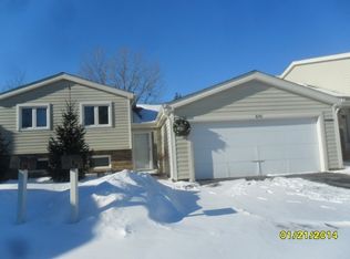 650 Claridge Cir, Hoffman Estates, IL 60169