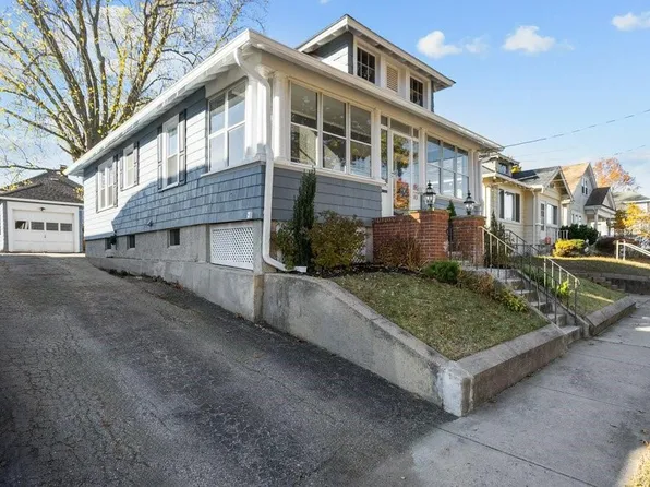 83 Holburn Ave, Cranston, RI 02910