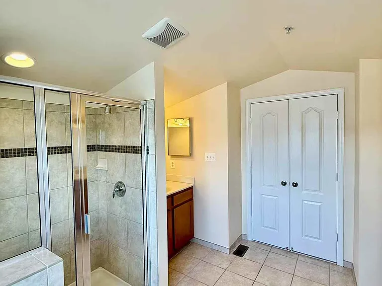 11918 Weybridge Ln — Photo 44
