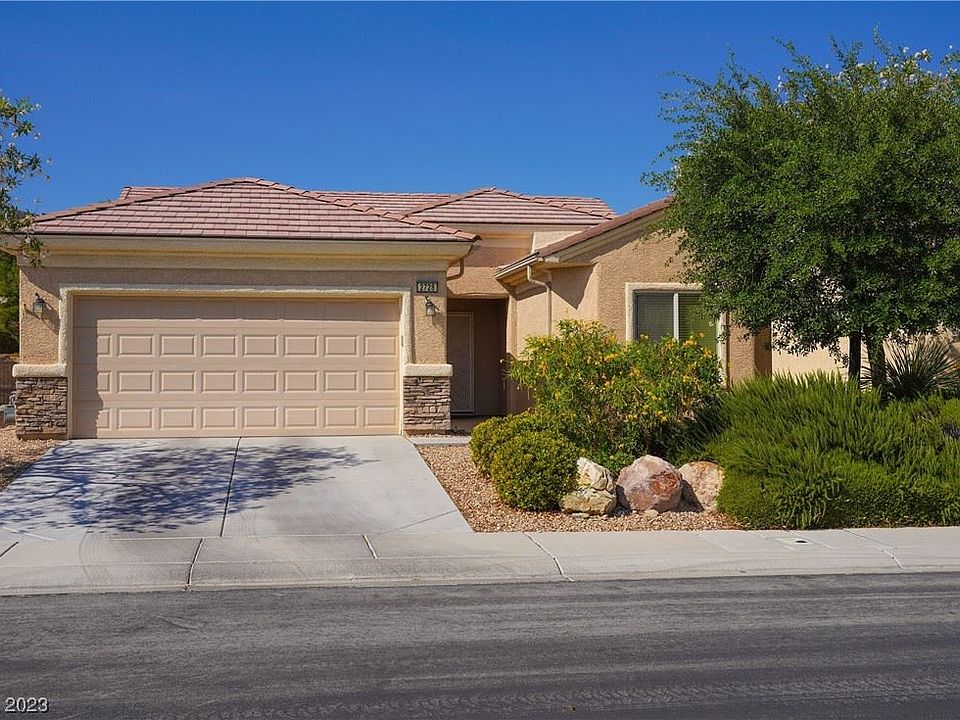 1st image of 2728 Cuckoo Shrike Ave