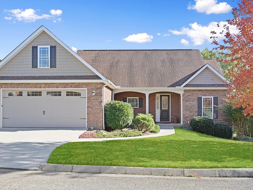 1st image of 10412 Ivy Hollow Dr