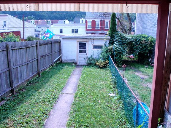 5th image of 1222 E Centre St