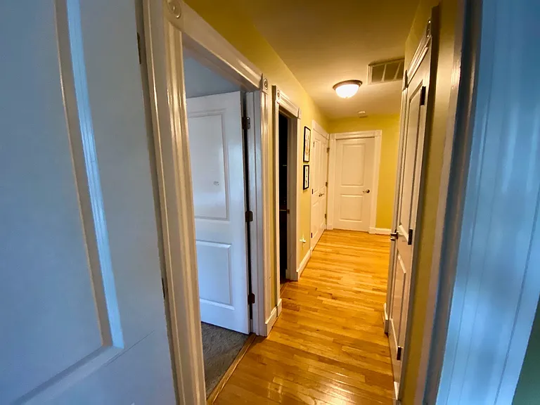 520 1/2 S Laurel St — Photo 9