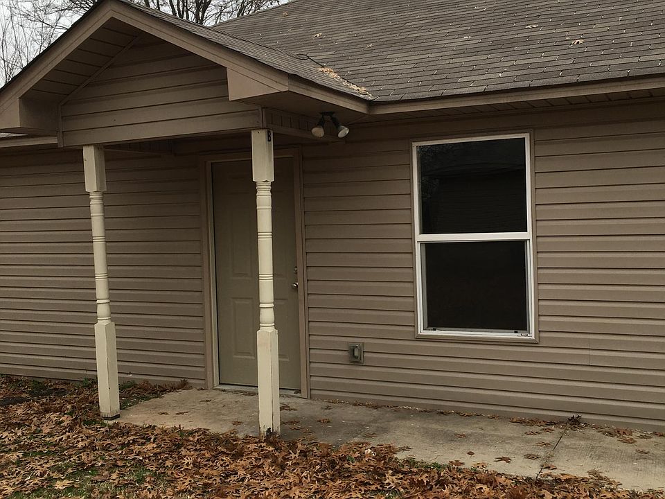 1st image of 3504 Hollis Dr #B