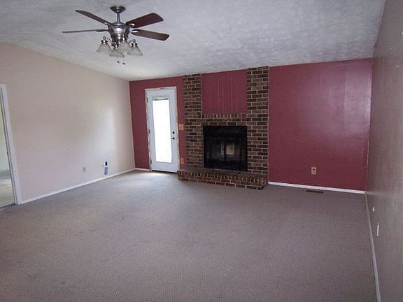 See over 75 photos of 6068 Shull Rd at http://www.thebrickranch.com/?p=2486