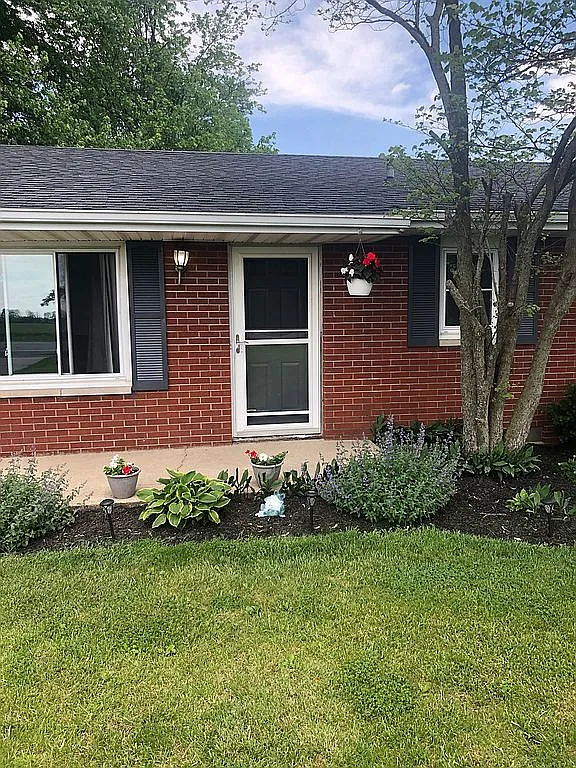 2808 E Royerton Rd photo 1