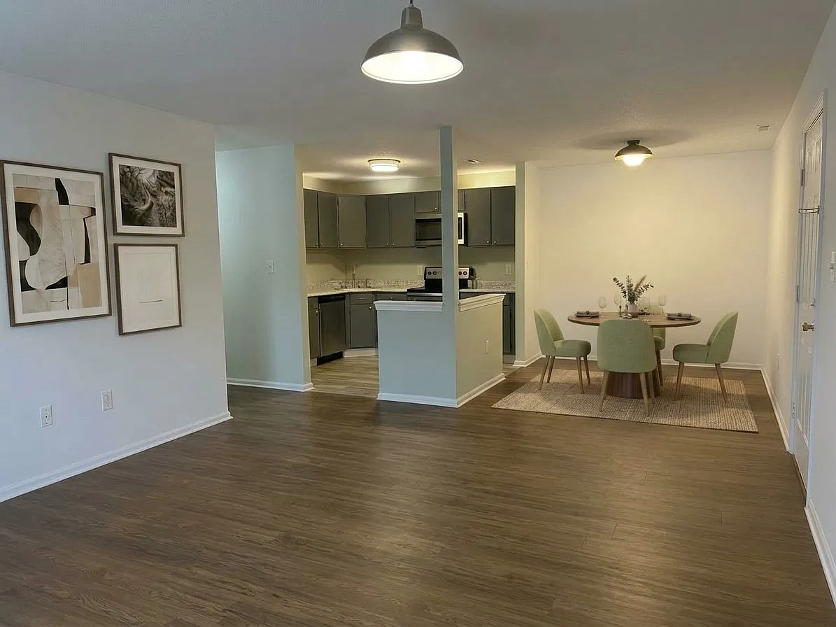 2 bed, 1200 sqft, $2,100 — Photo 3