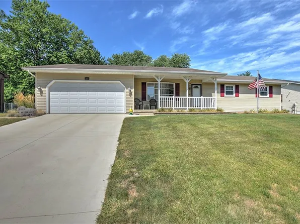 1445 N Wildwood Dr, Mt Zion, IL 62549