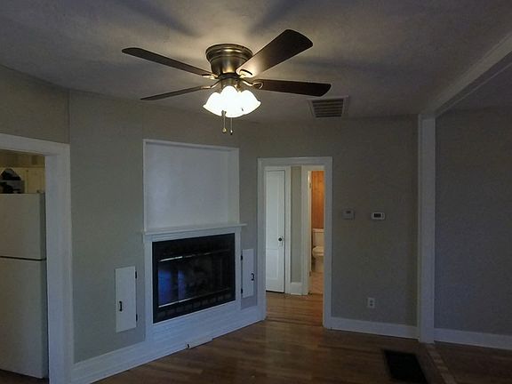 3rd image of 2601 Fernhill Ave