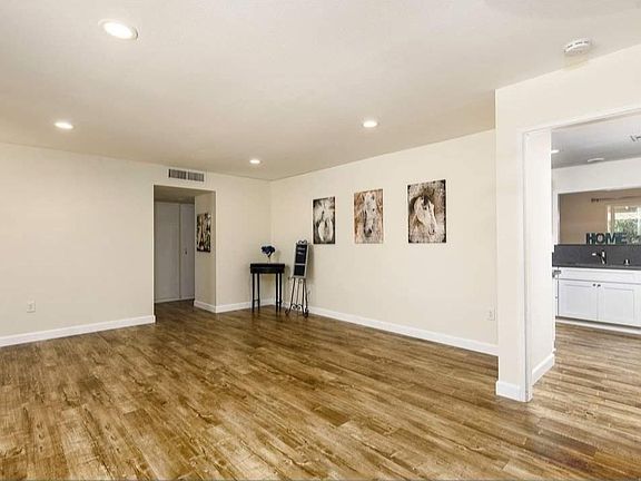 5th image of 29581 Thornhill Dr