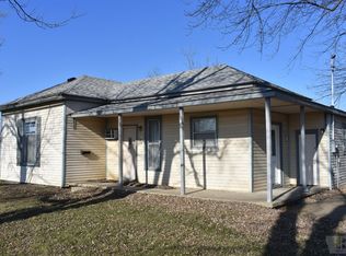 101 E 1st St, Moulton, IA 52572