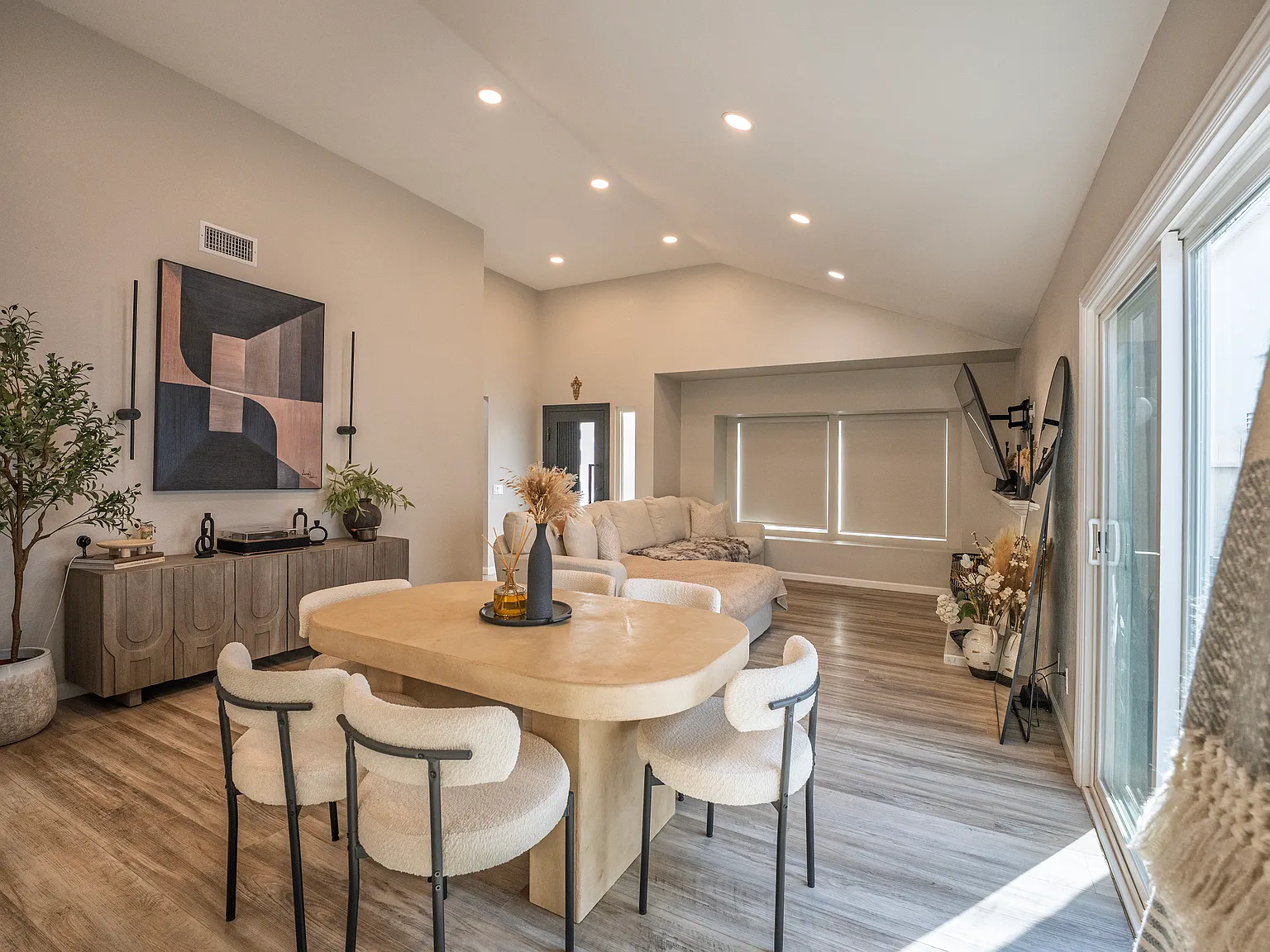2 bed, 1224 sqft, $4,295 — Photo 2