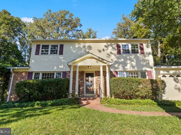 6814 Grey Fox Dr, Springfield, VA 22152