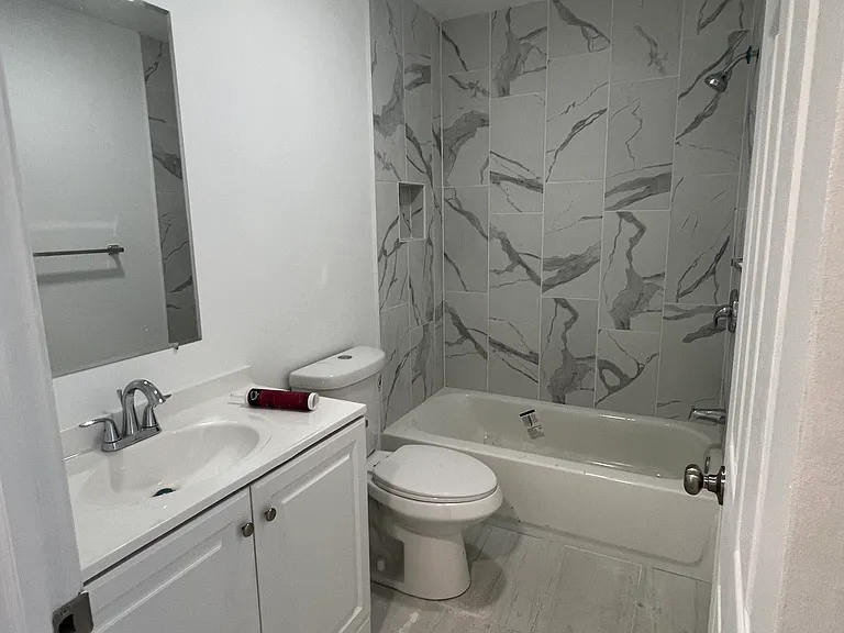 240 N Courtland St #5 — Photo 7