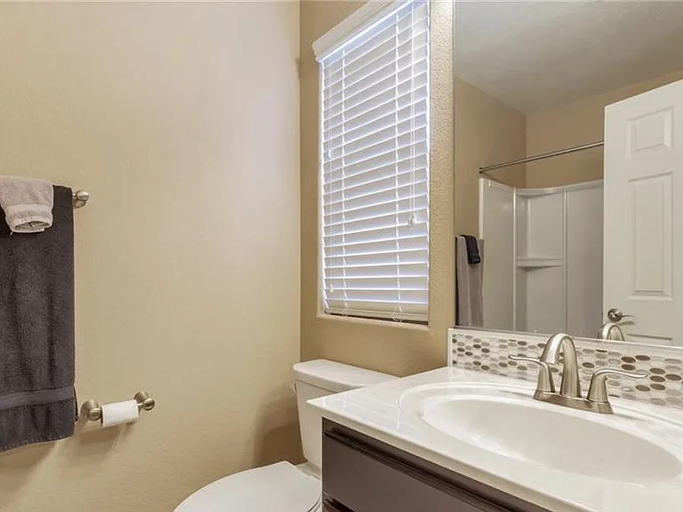 Bedroom 3 with shower