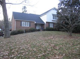 712 Lankashire Rd, Winston Salem, NC 27106