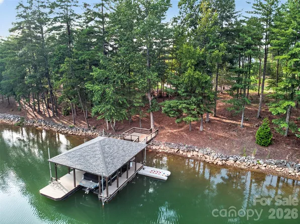 3089 W Moonlight Pl, Morganton, NC 28655