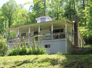 2967 Left Poor Valley Rd, Pennington Gap, VA 24277