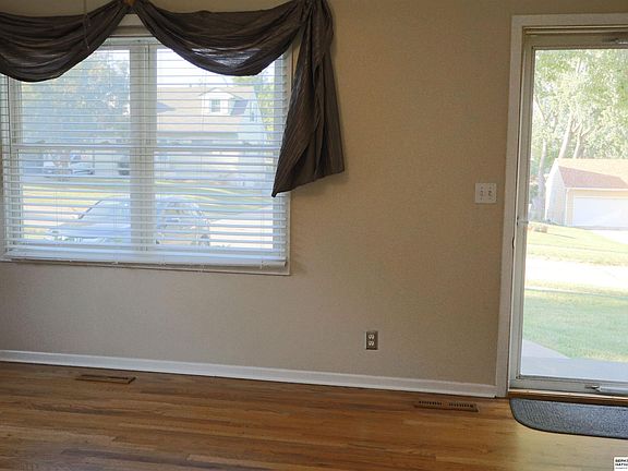 5th image of 12517 B St