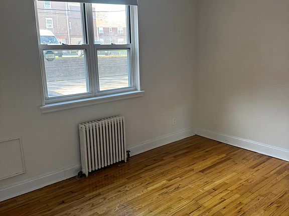 3rd image of 640 W 207th St APT 3
