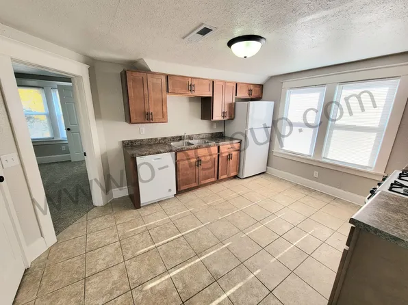 6411 32nd Ave, Kenosha, WI 53142