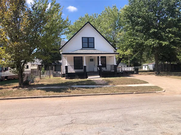 918 S Florida Ave, Okmulgee, OK 74447