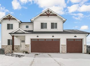701 Tanglewood Ln, Chesterton, IN