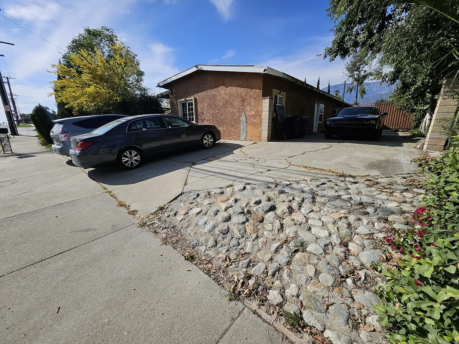 5 bed, 2038 sqft, $3,900 — Photo 3