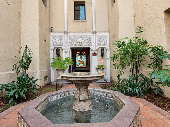 Spanish Charm Along Sunset Boulevard, 7850 W Sunset Blvd APT 105, Los Angeles, CA 90046