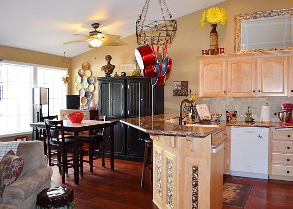 4th image of 440 Hickory Cir